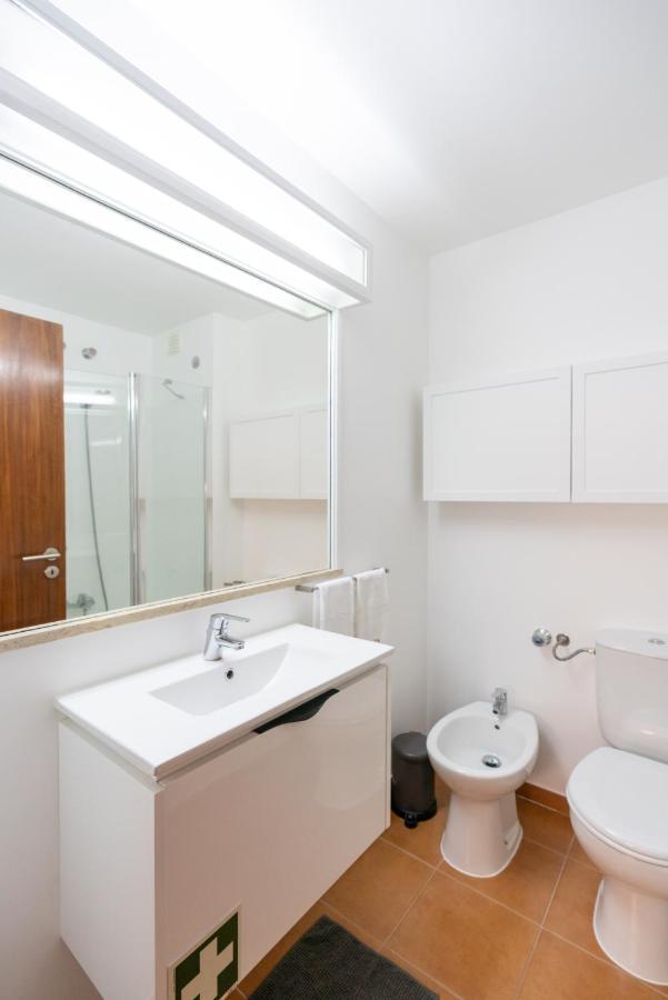 Carcavelos Beach & Business By The Portuguese Butler Exterior photo